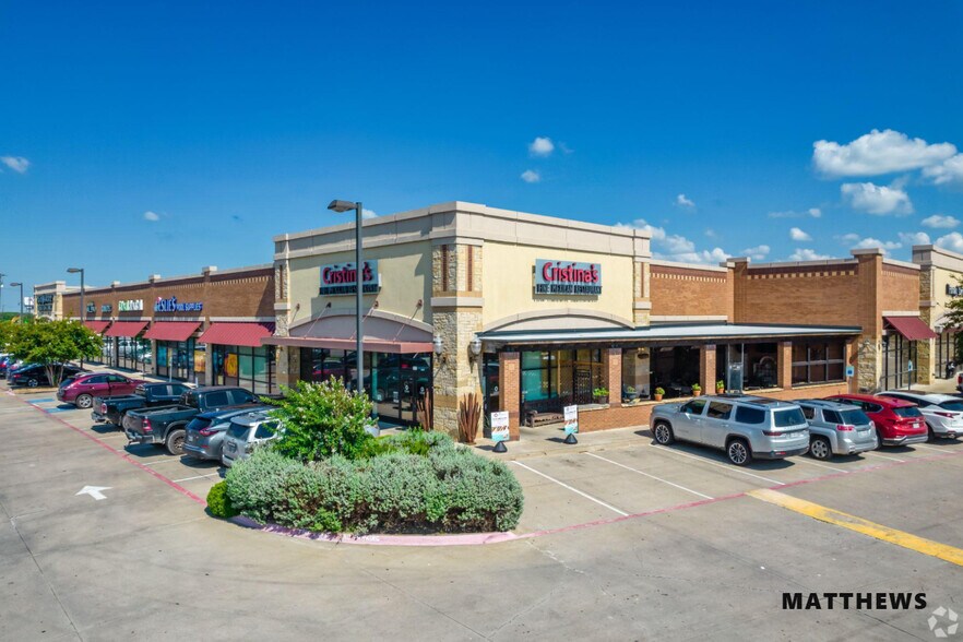 More Photos Of 724 E US Highway 80, Forney Storefront For Lease