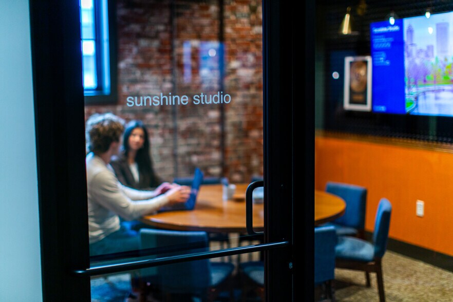 More Photos Of 1533 Lewis St, Indianapolis Coworking Space