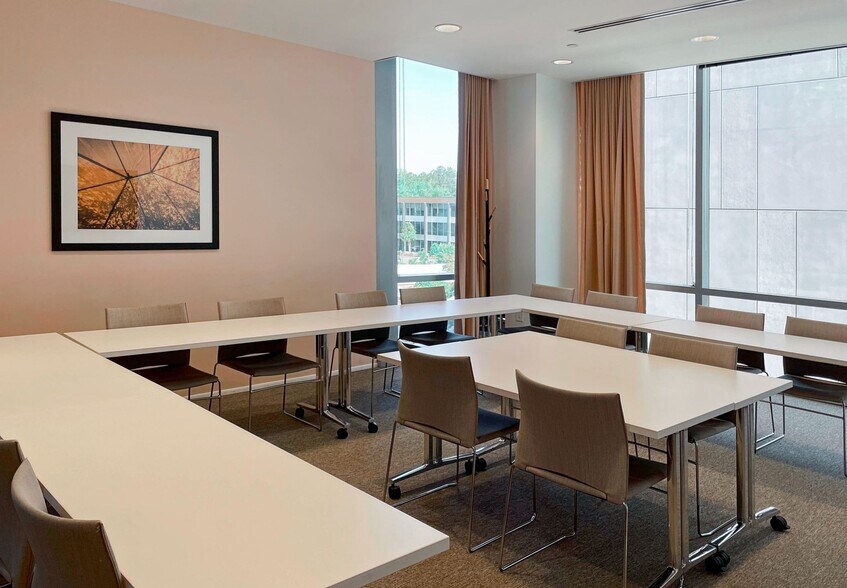 More Photos Of 4509 Creedmoor Rd, Raleigh Coworking Space