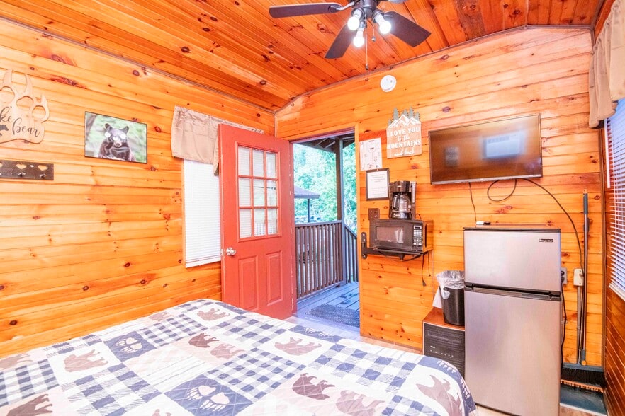 More Photos Of 251 Spring Valley Rd, Pigeon Forge Trailer Camper Park For Sale