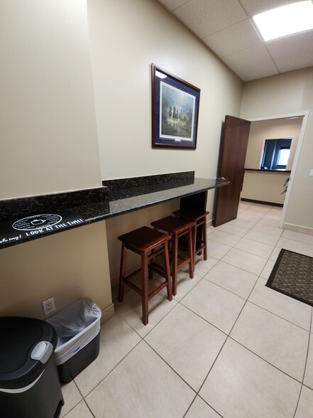 More Photos Of 8141 Mainline, Fort Myers Warehouse For Lease