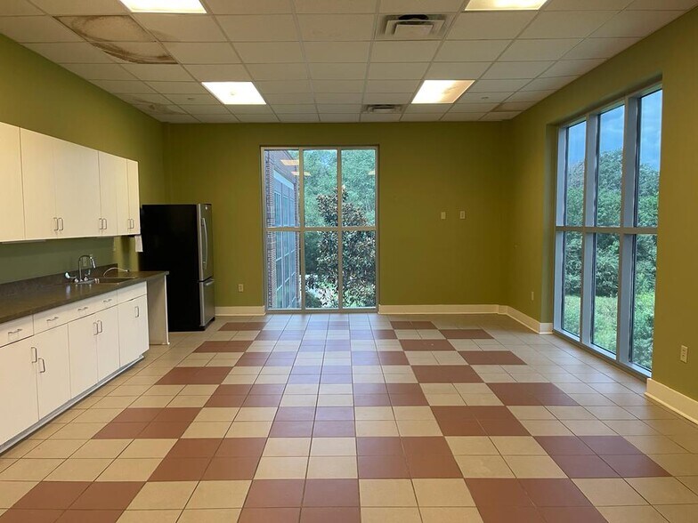 More Photos Of 100 Pioneer Way, Magee, MS 39111-5501, Magee Medical For Lease