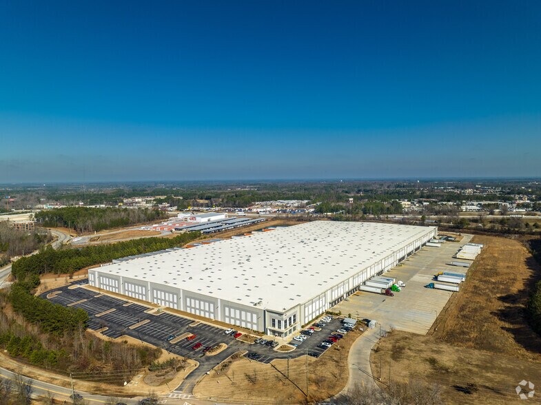 More Photos Of 2085 Avalon Pky, McDonough Distribution For Lease