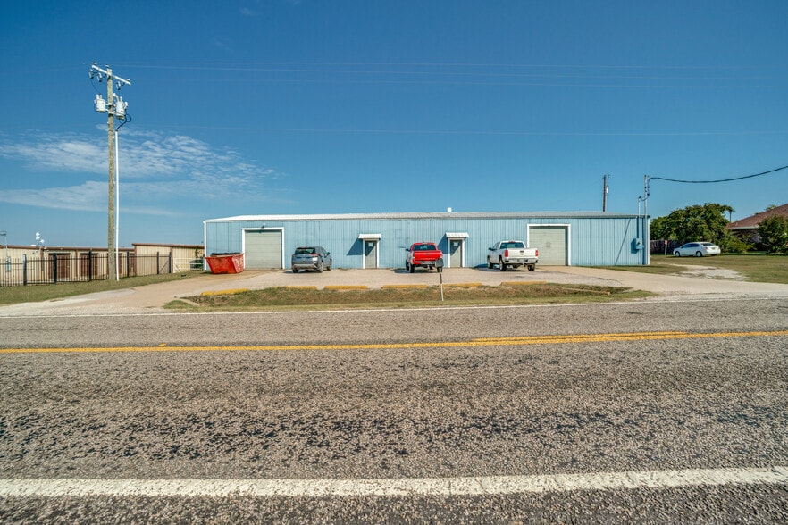More Photos Of 473 FM 3133, Van Alstyne Warehouse For Lease