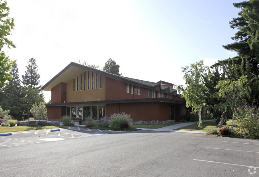 More Photos Of 1835 Valota Rd, Redwood City Schools For Lease
