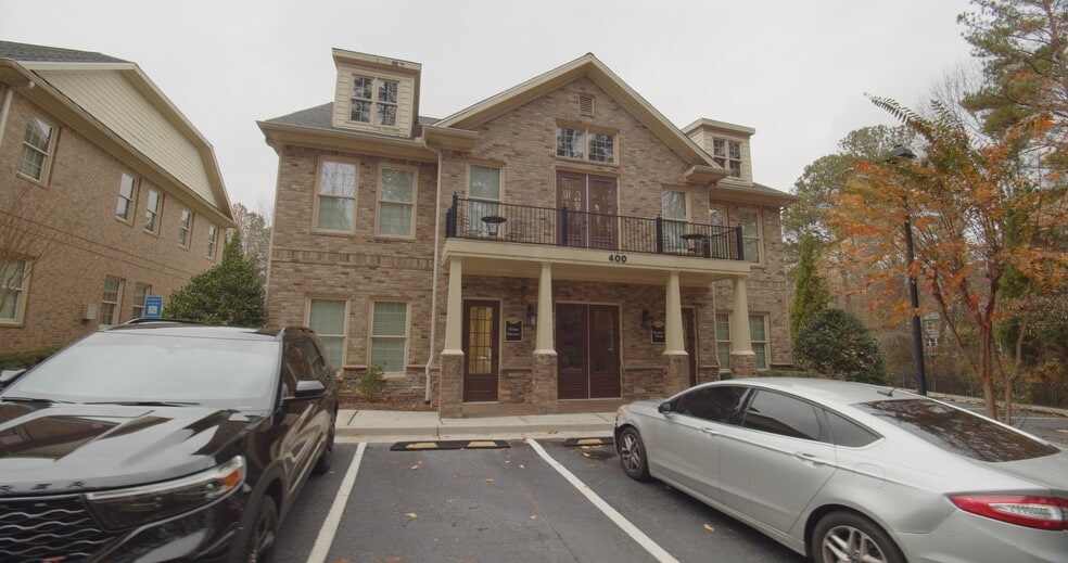 More Photos Of 1905 Woodstock Rd, Roswell Office For Lease