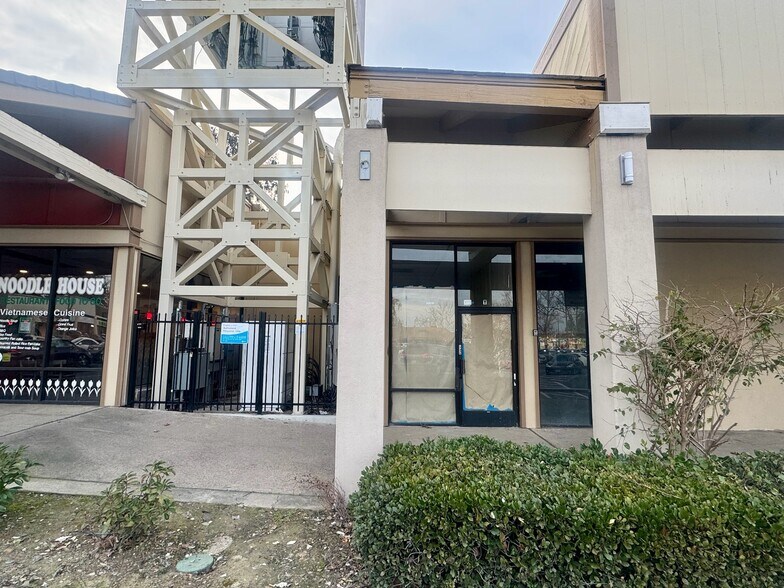 More Photos Of 5800 Madison Ave, Sacramento Restaurant For Lease