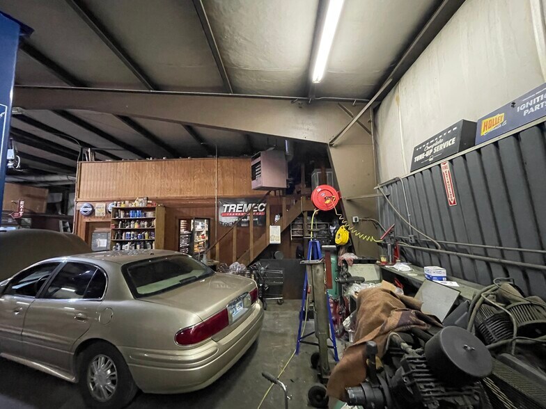 More Photos Of 13110 E 11th St, Tulsa Auto Repair For Sale