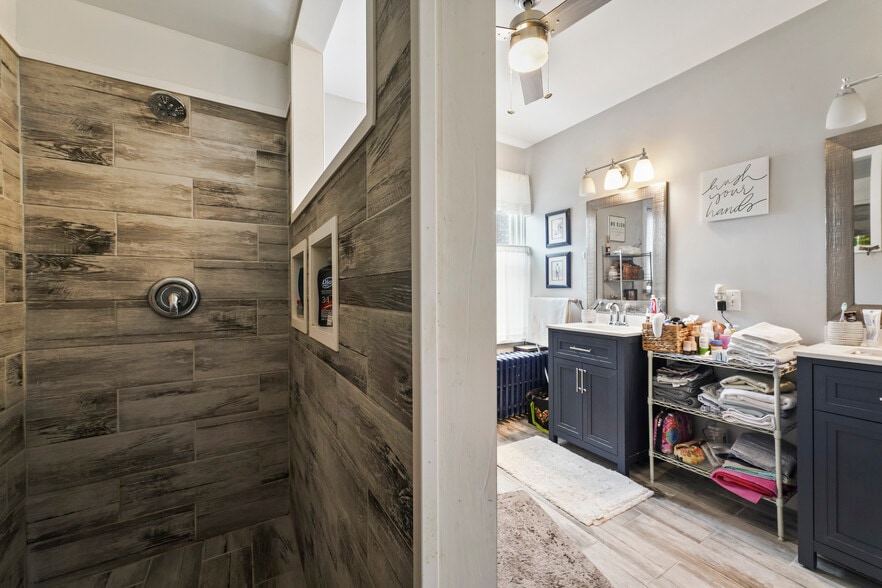 More Photos Of 165 Madison Ave, Albany Storefront Retail Residential For Sale