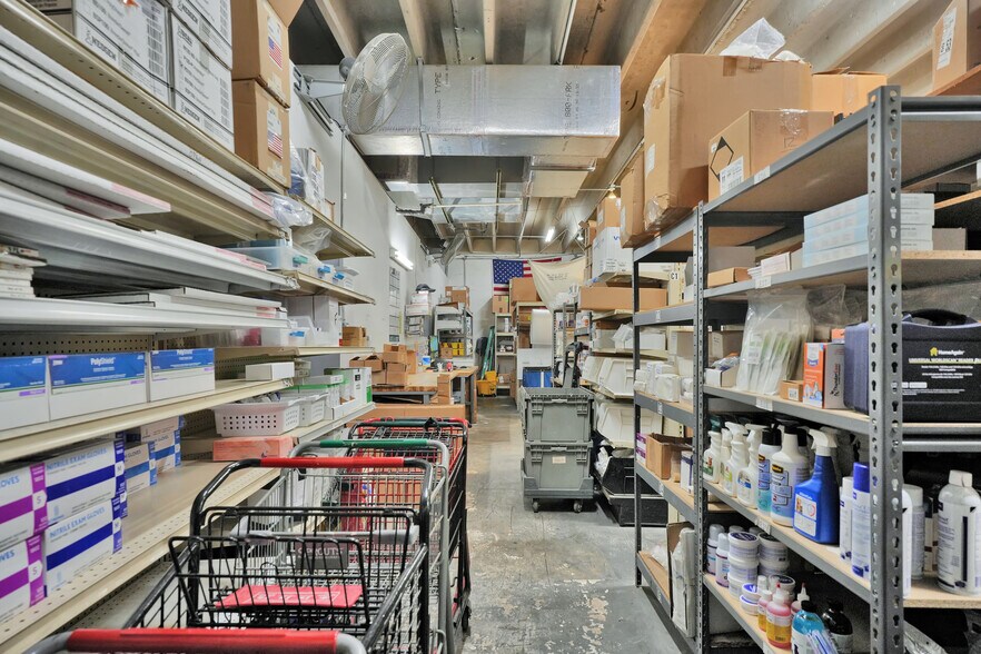 More Photos Of 8111-8119 NW 33rd St, Miami Warehouse For Sale
