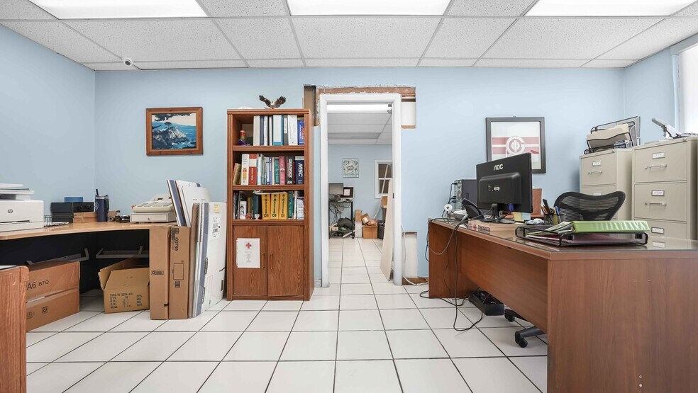 More Photos Of 7450 NW 41st St, Miami Manufacturing For Sale