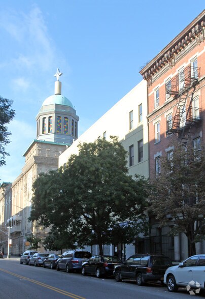 More Photos Of 74-76 Wadsworth Ave, New York Office For Lease