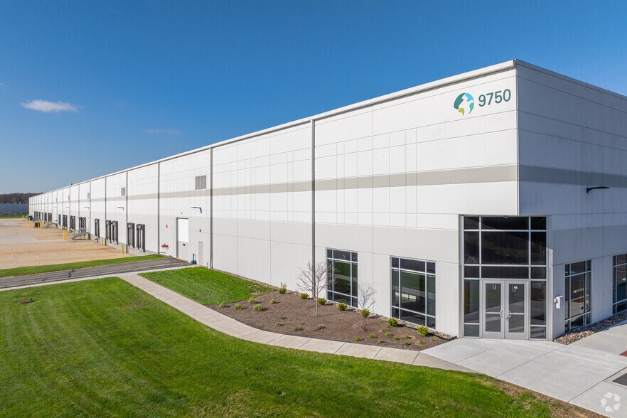 More Photos Of 9750 Commerce Cir, Kutztown Distribution For Lease