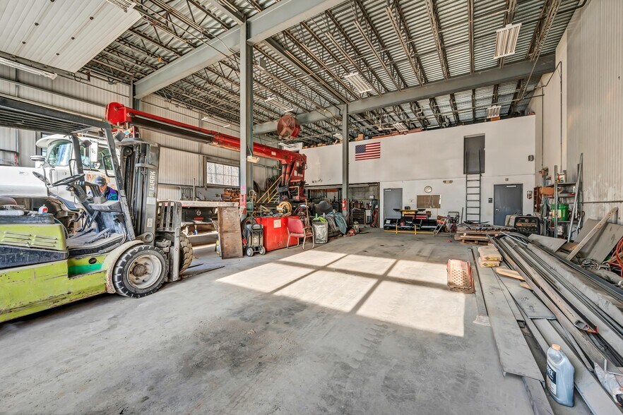 More Photos Of 41 Padanaram Rd, Danbury Manufacturing For Sale
