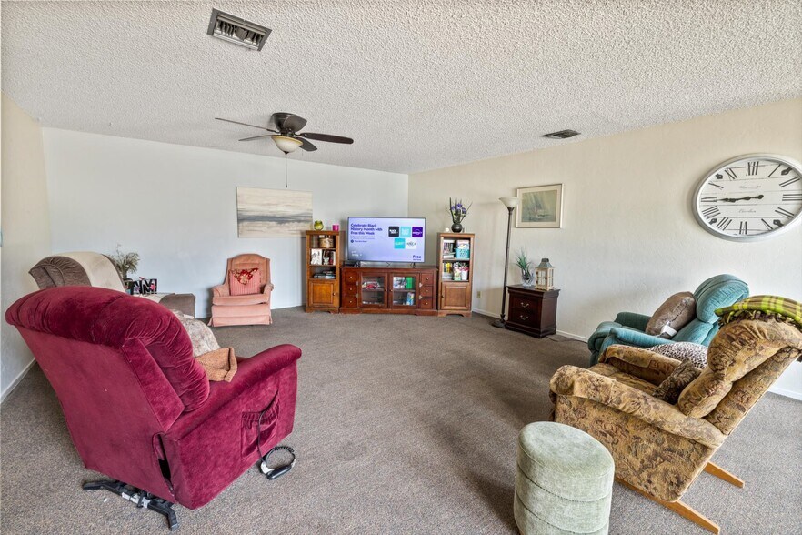 More Photos Of 1415 W Scott Ave, Fresno Assisted Living For Sale