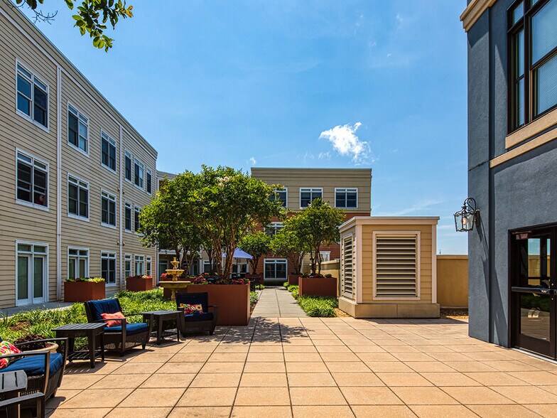 More Photos Of 670 Downey Green, Hampton Apartments For Sale