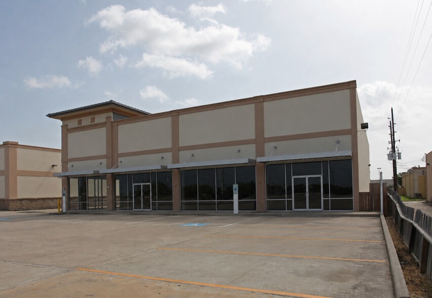 More Photos Of 2505 Highway 6 S, Houston Freestanding For Lease