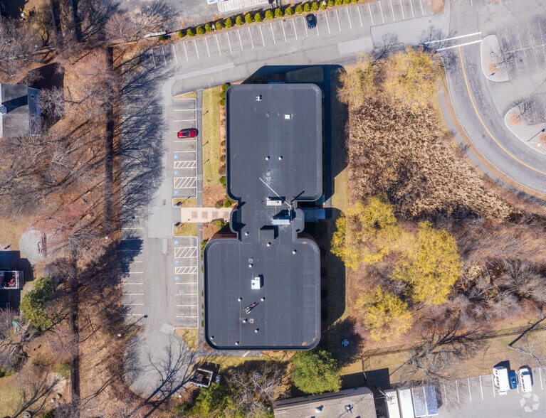 More Photos Of 20 Pondmeadow Dr, Reading Medical For Sale