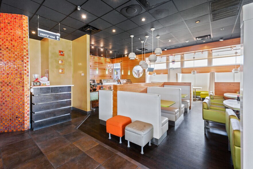 More Photos Of 102 Clinton Center Dr, Clinton Restaurant For Sale