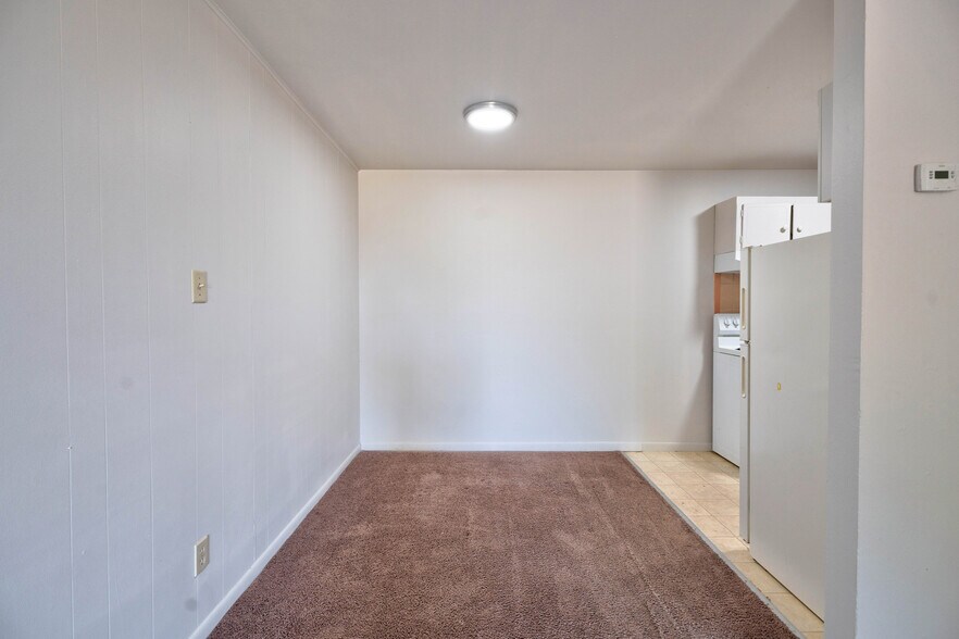 More Photos Of 2500 W 26th St, Plainview Apartments For Sale