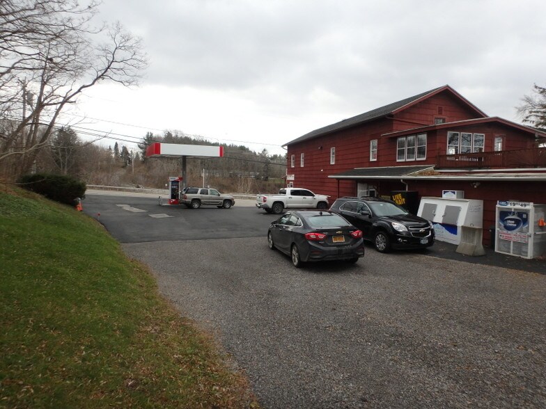 More Photos Of 1292 Oak Orchard Rd, Kent Convenience Store For Sale