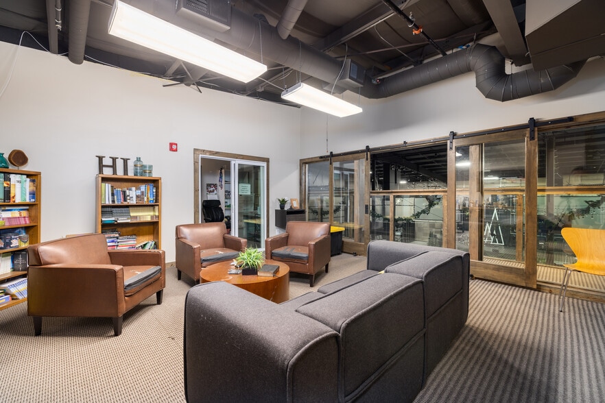 More Photos Of 1000 Fountain St, Burlington Industrial For Lease