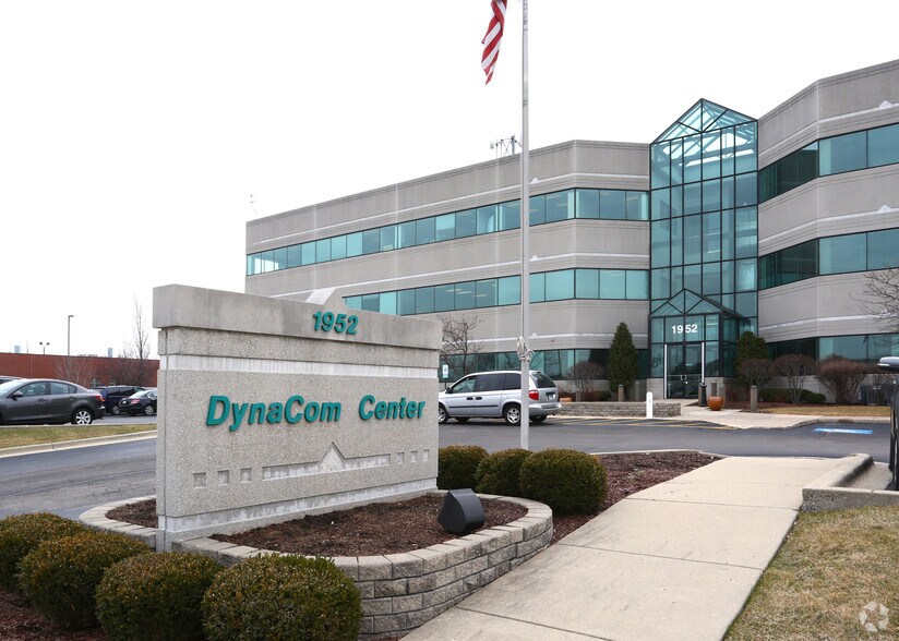 More Photos Of 1952 Mcdowell Rd, Naperville Business Park For Lease