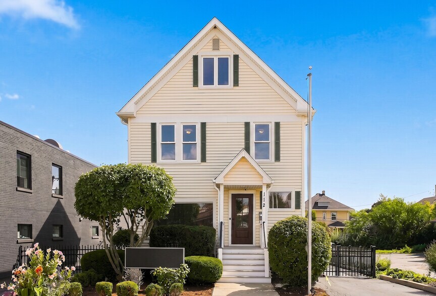 More Photos Of 112 W Liberty Dr, Wheaton Office For Sale