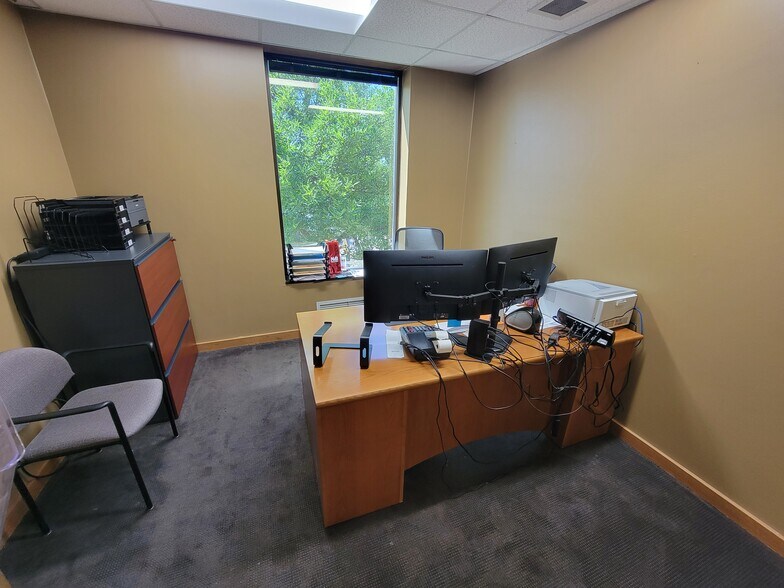 More Photos Of 2500 W 49th St, Sioux Falls Office For Lease