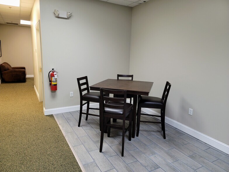 More Photos Of 1650 Murfreesboro Rd, Franklin Office For Lease