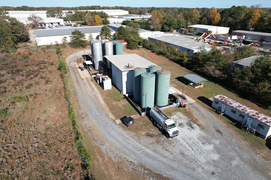 More Photos Of 10 Geneva Ct, Mauldin Manufacturing For Sale