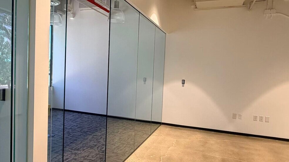 More Photos Of 4590 MacArthur Blvd, Newport Beach Office For Lease