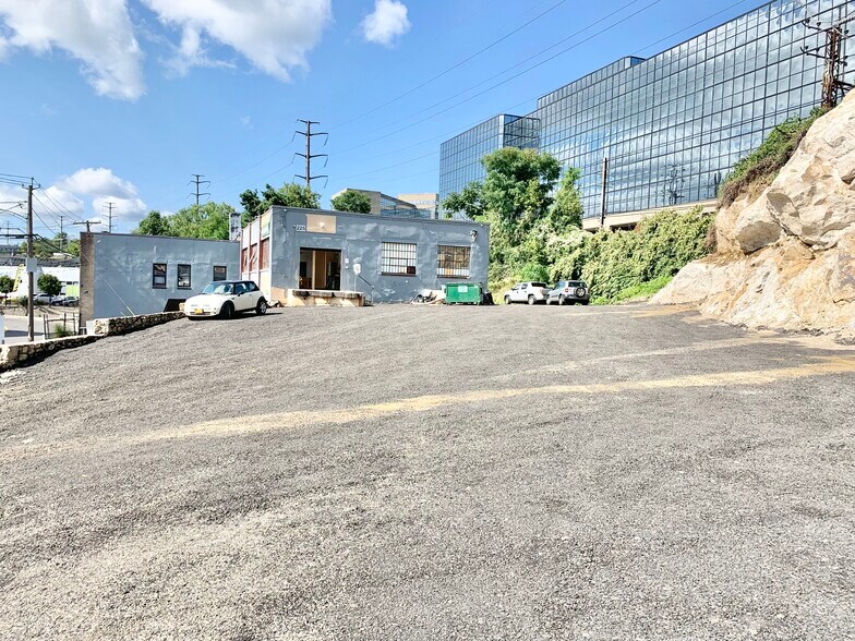 More Photos Of 225 Greenwich Ave, Stamford Manufacturing For Lease