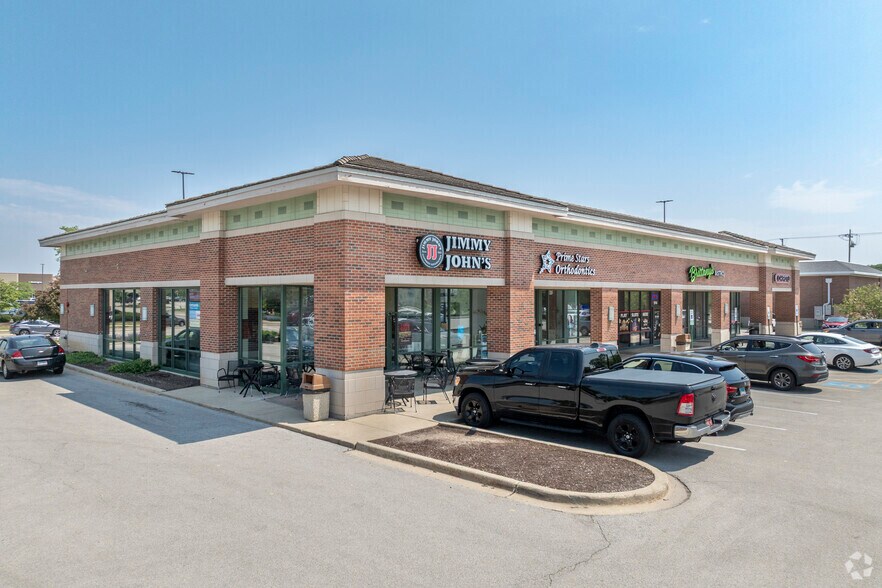 More Photos Of 980 Elk Grove Town Ctr, Elk Grove Village Unknown For Lease