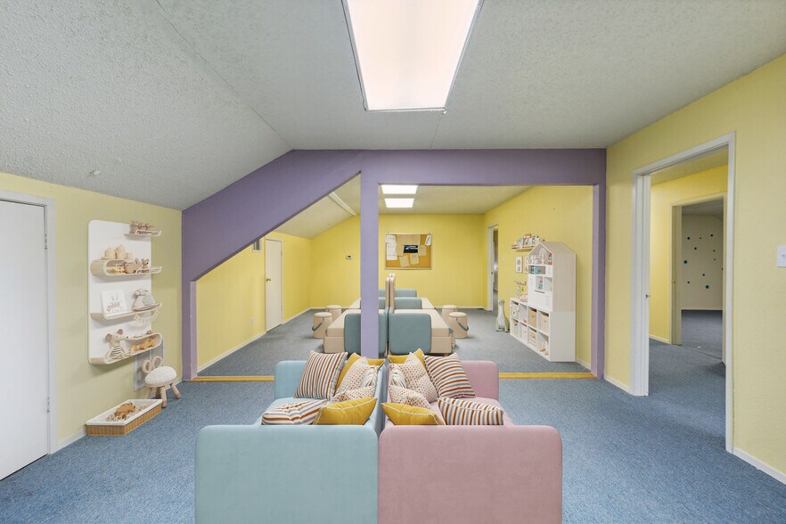 More Photos Of 1919 S Collins St, Arlington Religious Facility For Sale