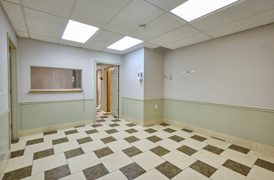 More Photos Of 2596-2598 Third Ave, Bronx Medical For Sale