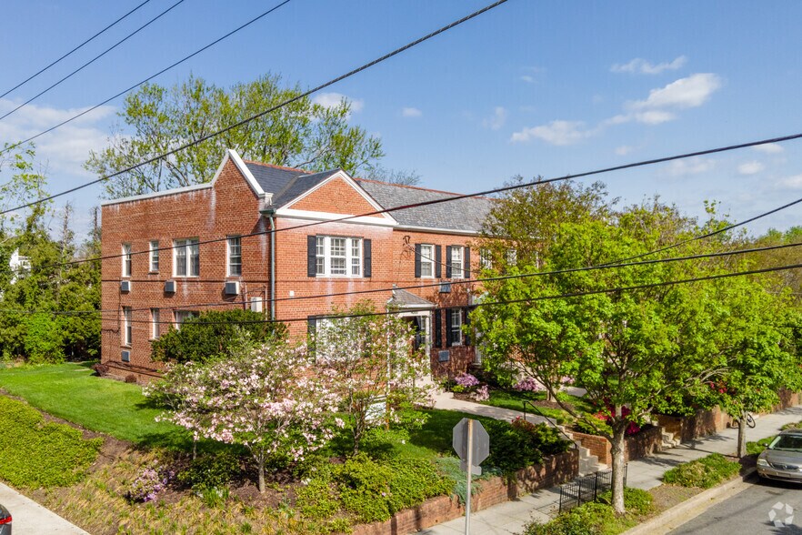 More Photos Of 4000 47th St NW, Washington Apartments For Sale