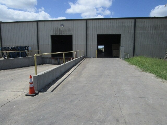 More Photos Of 5820 Millenium, Harlingen Warehouse For Lease