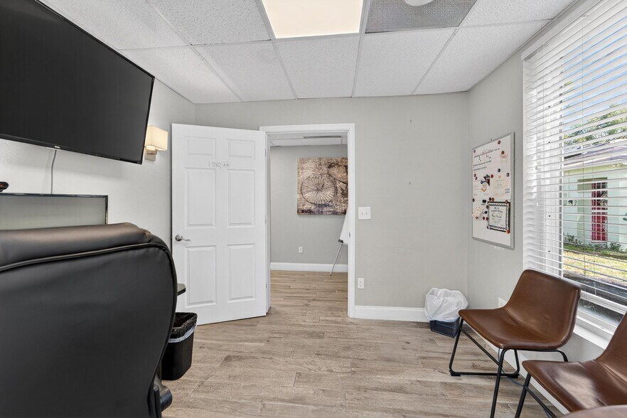 More Photos Of 3411 N 29th St, Tampa Office For Sale