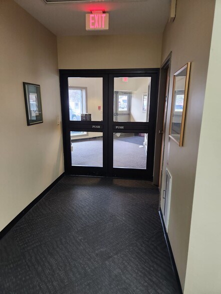 More Photos Of 743 Columbia Tpke, East Greenbush Medical For Lease