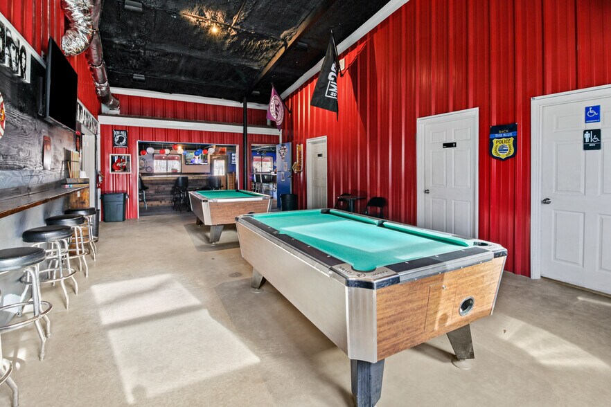 More Photos Of 1450 FM 279, Ben Wheeler Restaurant For Sale