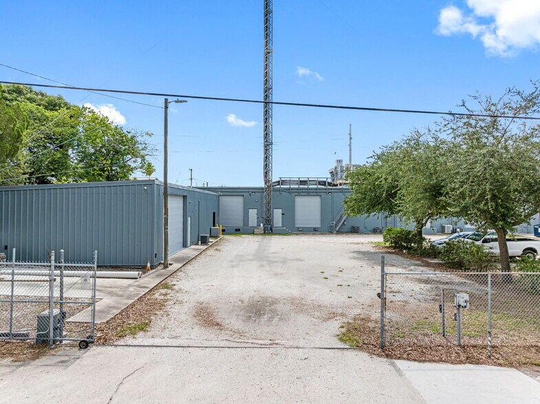 More Photos Of 2812 N 34th St, Tampa Office For Lease