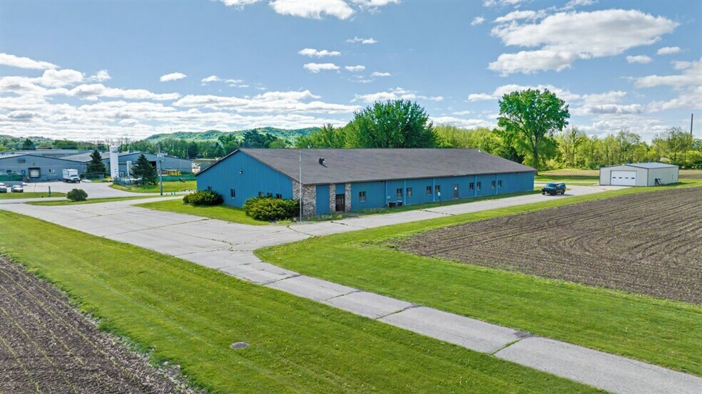 More Photos Of 16771 S 15th St, Galesville Warehouse For Sale