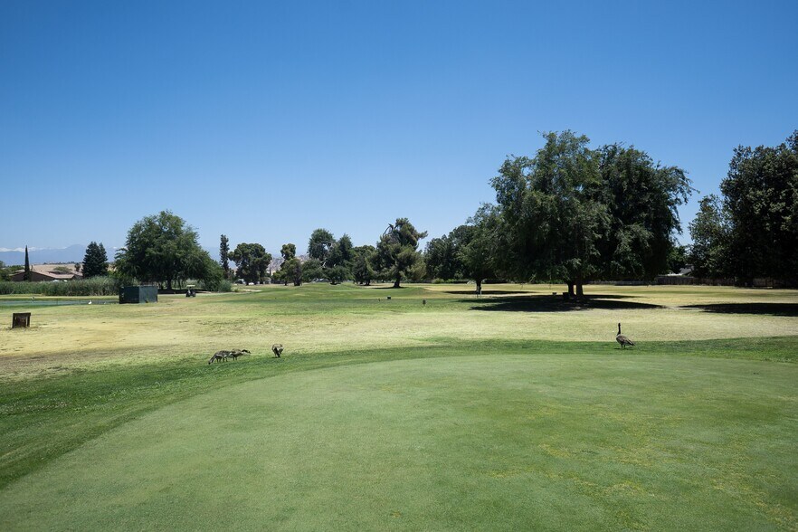 More Photos Of 510 W Visalia Rd, Exeter Golf Course Driving Range For Sale