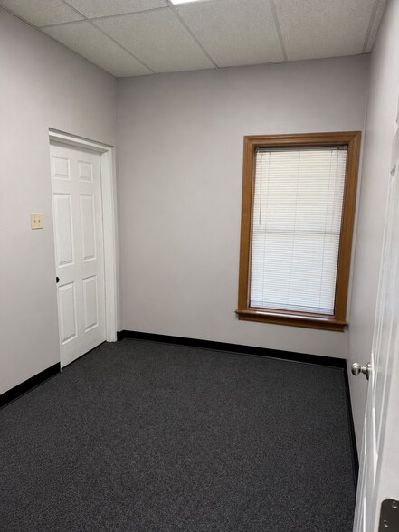 More Photos Of 6501 Mechanicsville Tpke, Mechanicsville Office For Lease