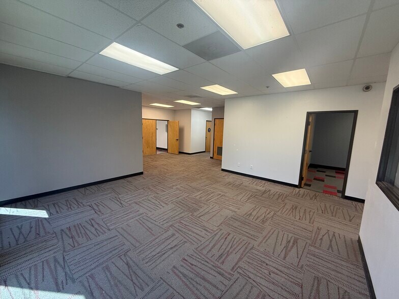 More Photos Of 5793 Skylane Blvd, Windsor Warehouse For Sale