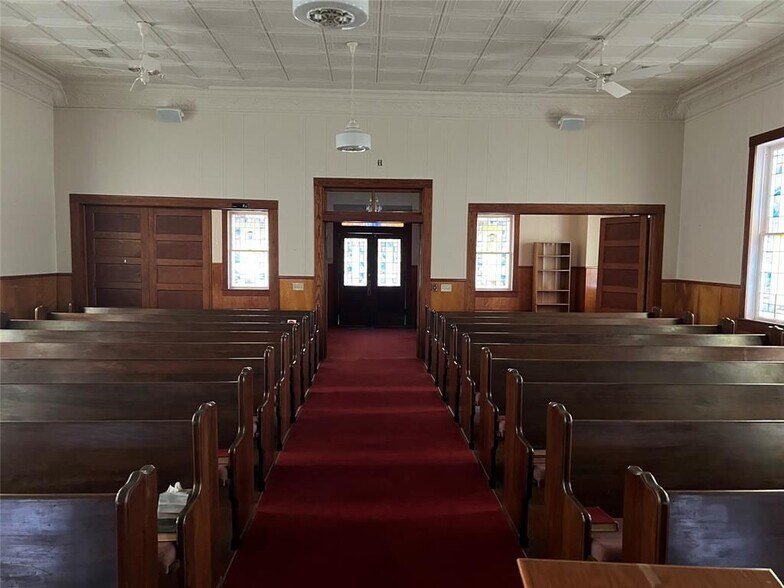 More Photos Of 102 E Main St, Cumby Religious Facility For Sale