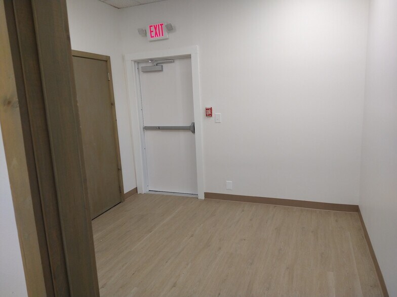 More Photos Of 140 Point Judith Rd, Narragansett Storefront Retail Office For Sale