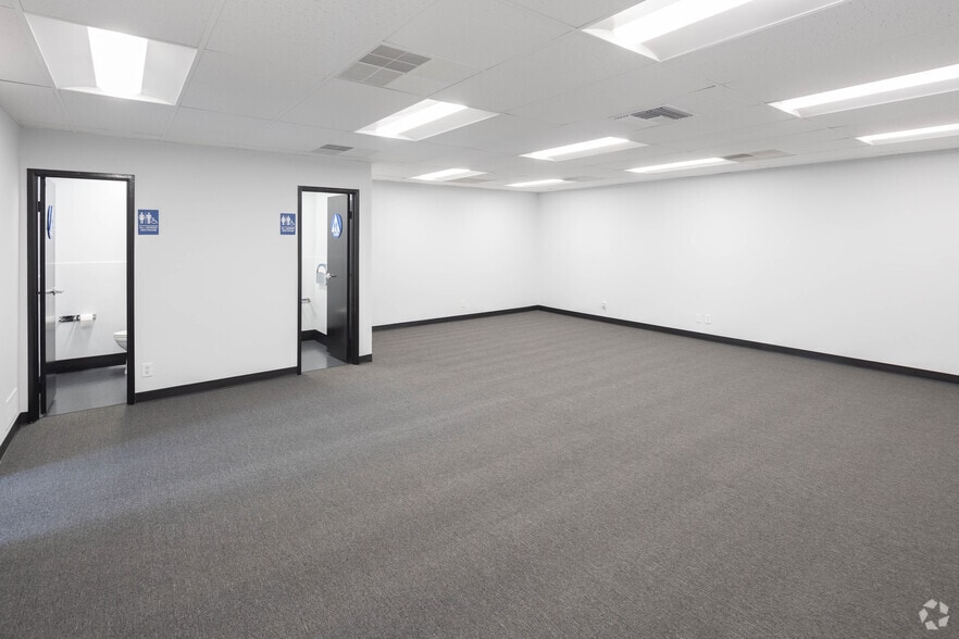 More Photos Of 7201 Garden Grove Blvd, Garden Grove Light Manufacturing For Lease