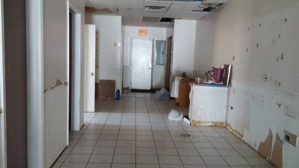 More Photos Of 747 E 142nd St, Dolton Flex For Sale